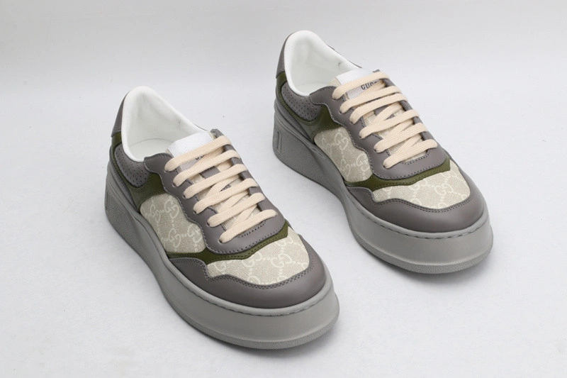 GUCCI  SNEAKER