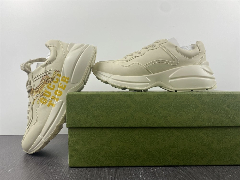 GUCCI  SNEAKER