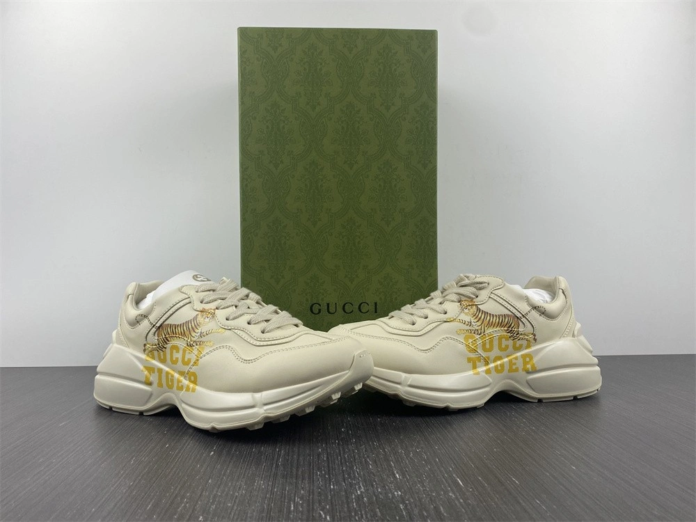 GUCCI  SNEAKER