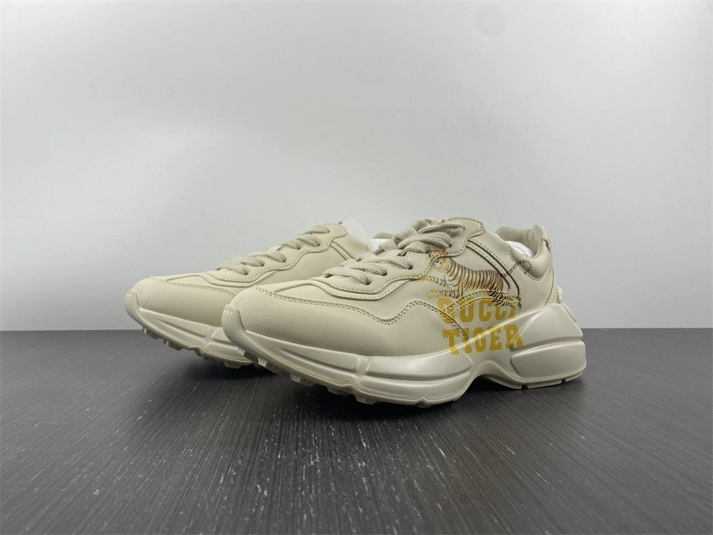 GUCCI  SNEAKER