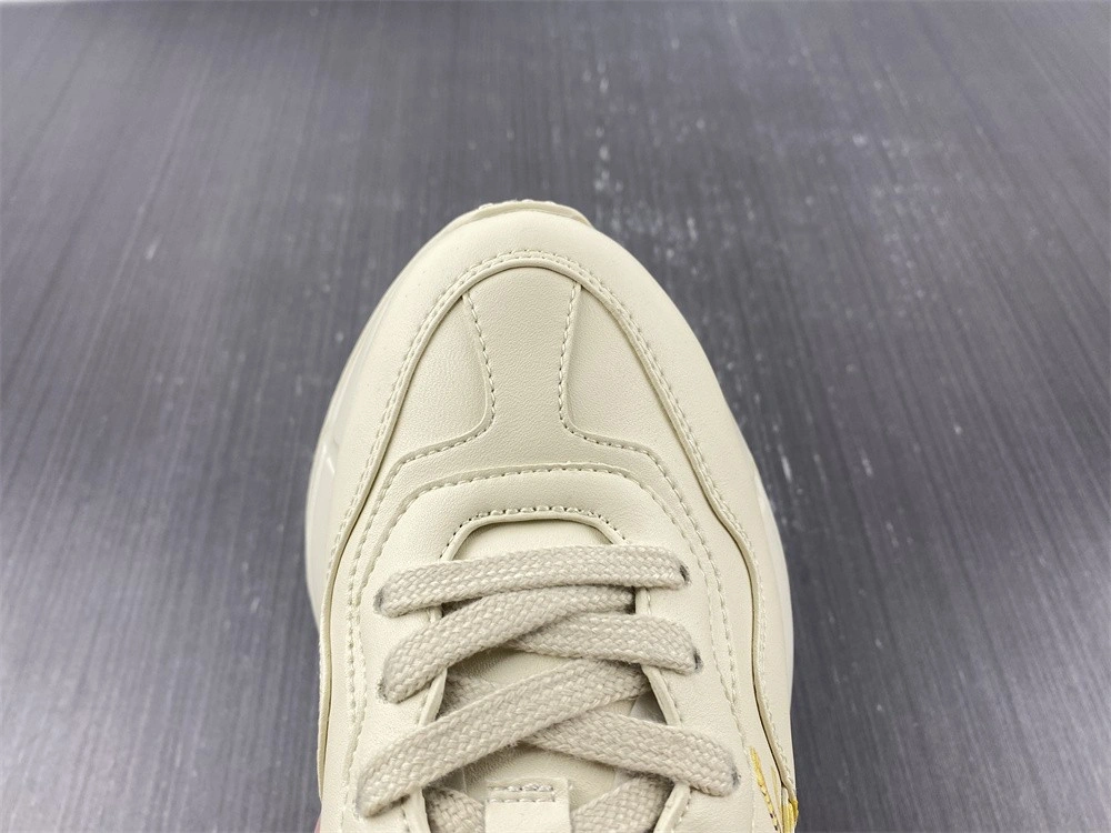 GUCCI  SNEAKER