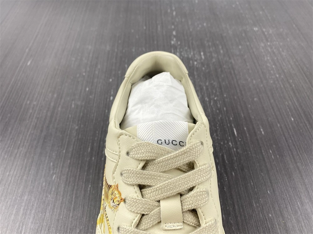 GUCCI  SNEAKER