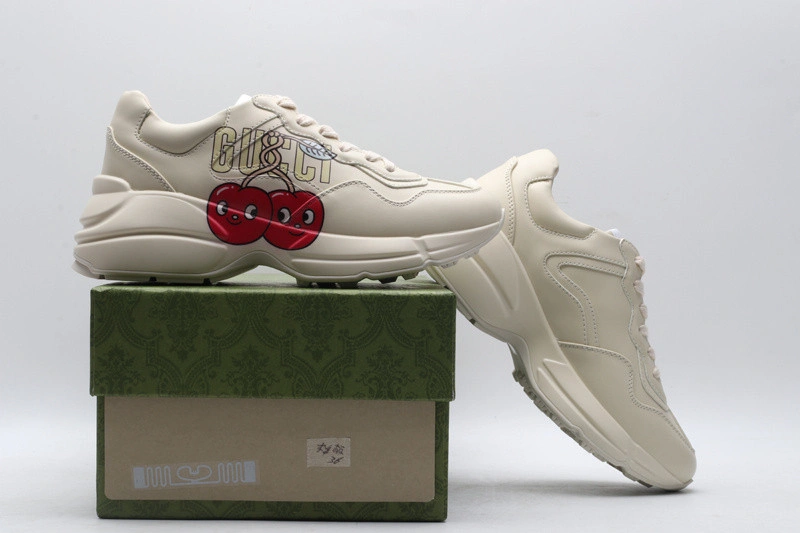 GUCCI  SNEAKER