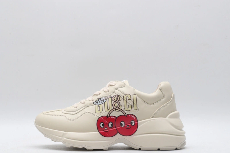GUCCI  SNEAKER