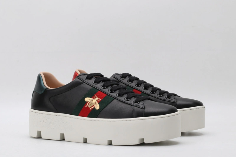 GUCCI  SNEAKER