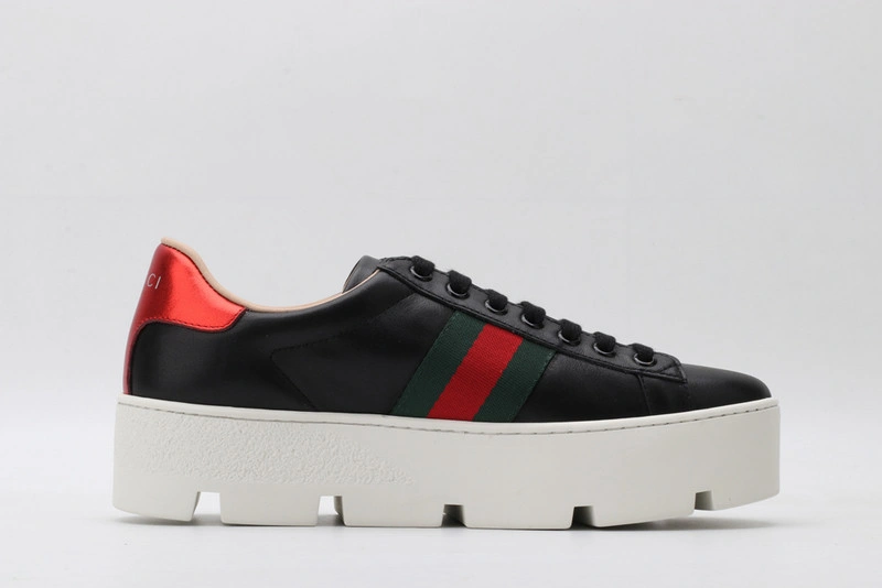 GUCCI  SNEAKER