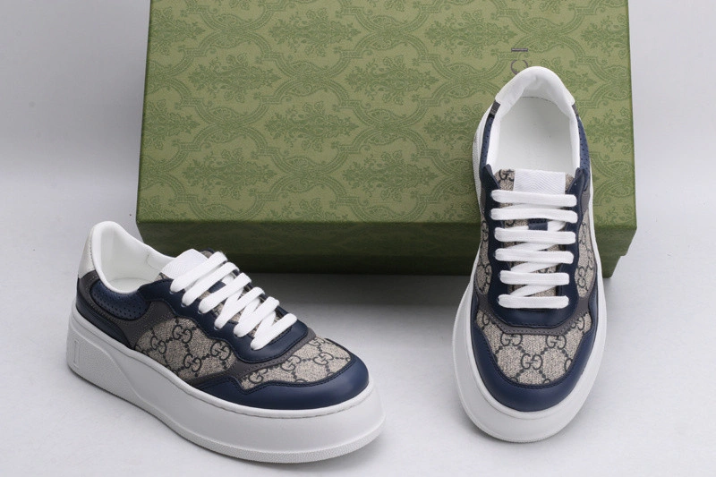 GUCCI  SNEAKER
