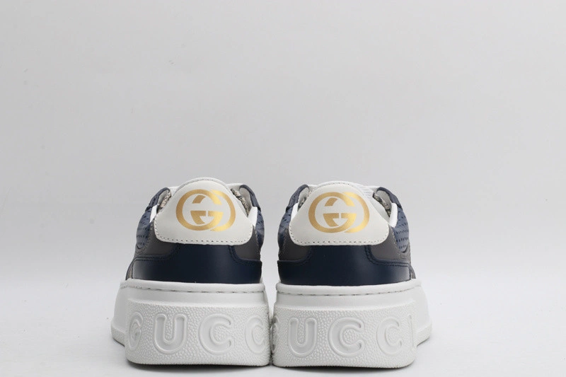 GUCCI  SNEAKER