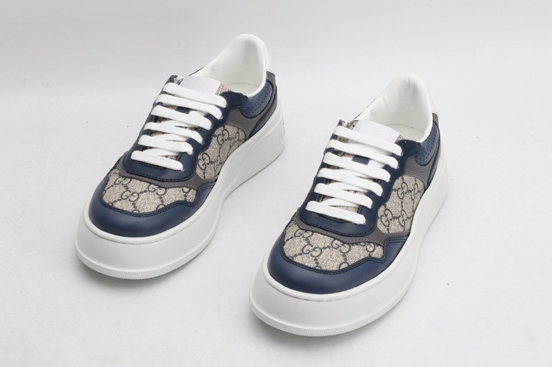 GUCCI  SNEAKER