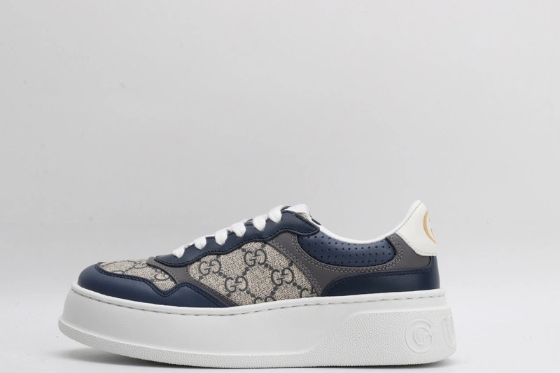 GUCCI  SNEAKER