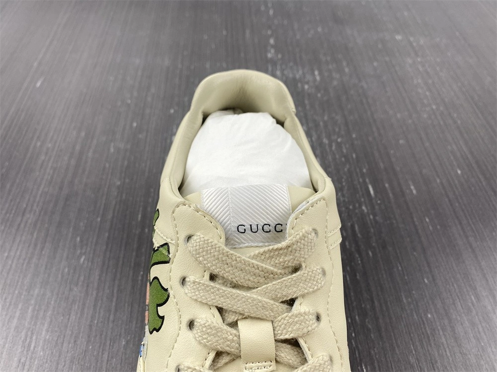 GUCCI  Sneakers