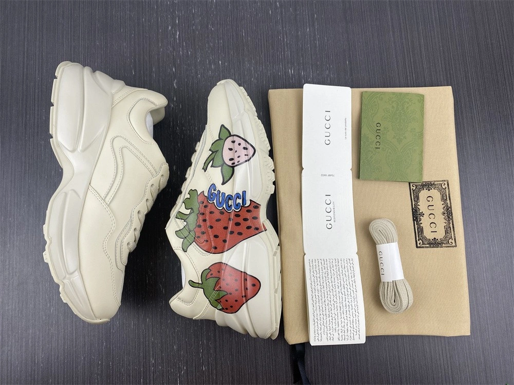GUCCI  Sneakers