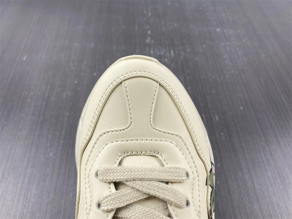 GUCCI  Sneakers