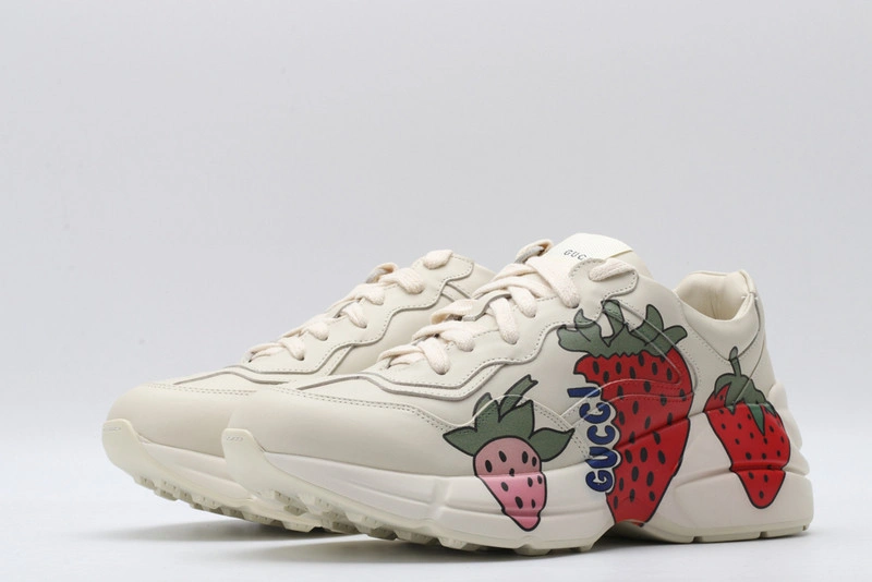 GUCCI  Sneakers
