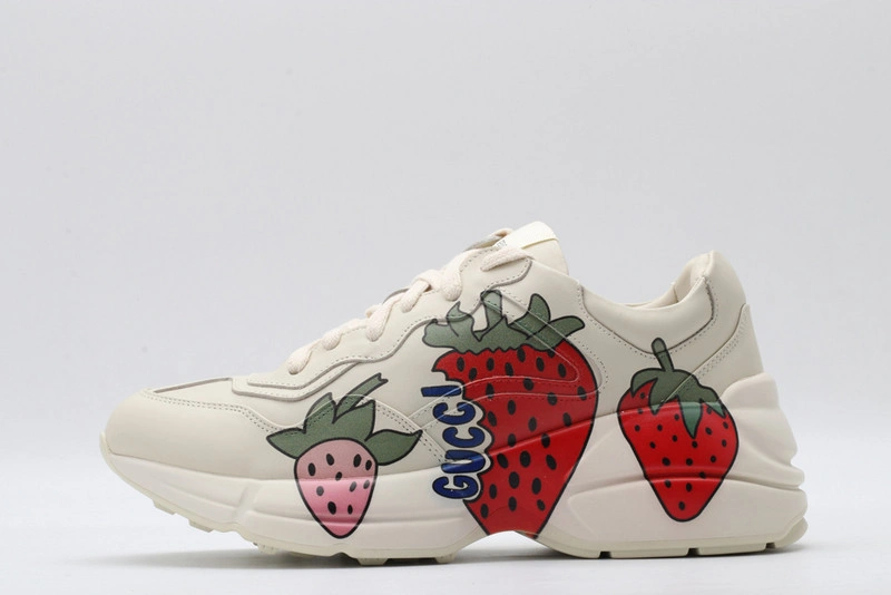 GUCCI  Sneakers