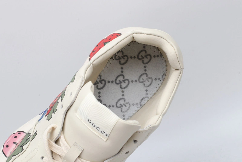 GUCCI  Sneakers