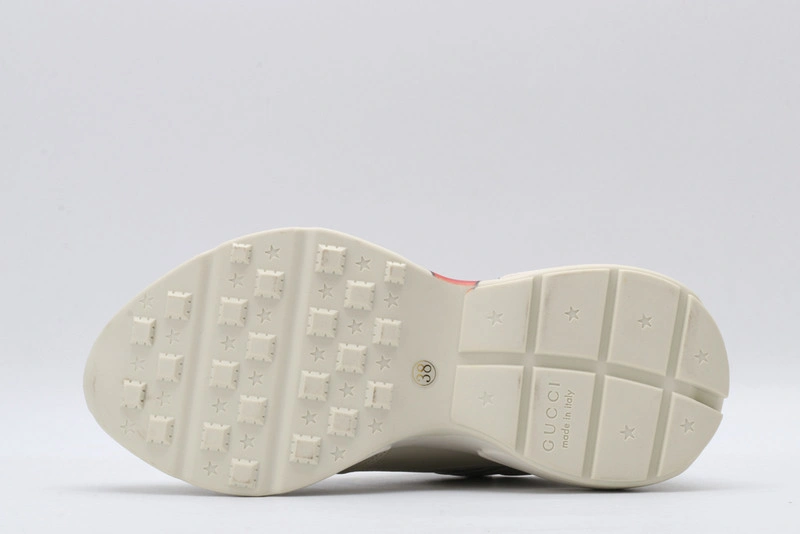 GUCCI  Sneakers