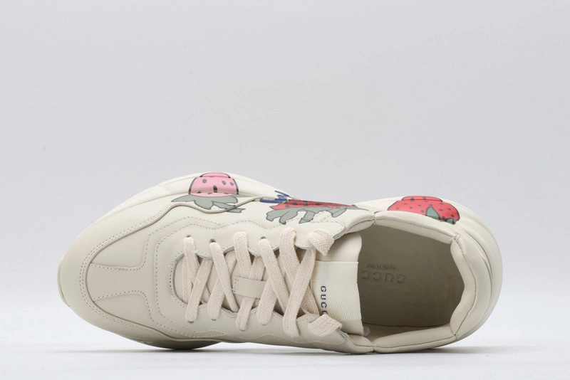 GUCCI  Sneakers