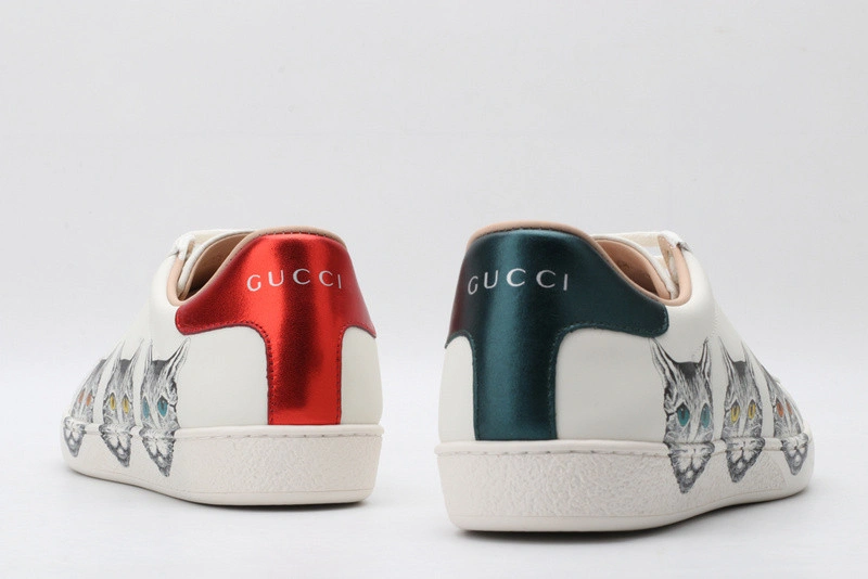 GUCCI ACE EMBROIDERED LOW-TOP SNEAKER  WHITE WITH CAT