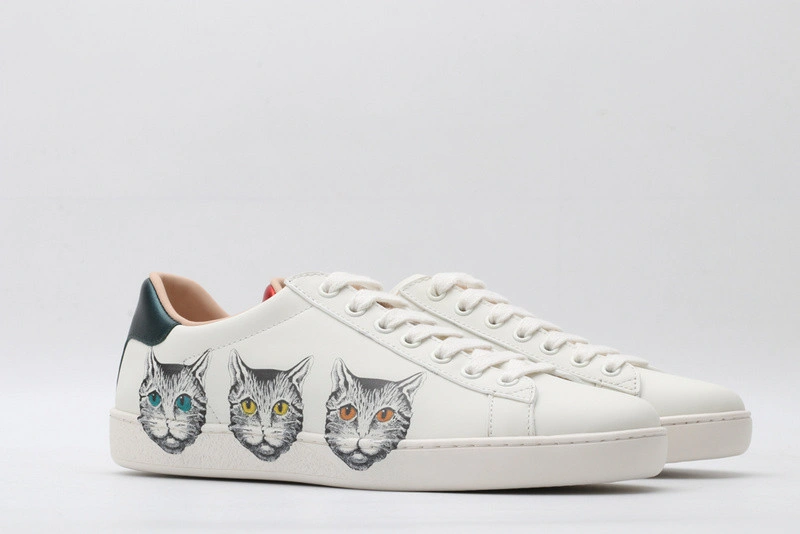GUCCI ACE EMBROIDERED LOW-TOP SNEAKER  WHITE WITH CAT