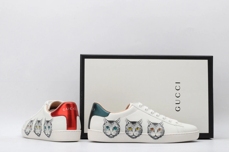GUCCI ACE EMBROIDERED LOW-TOP SNEAKER  WHITE WITH CAT