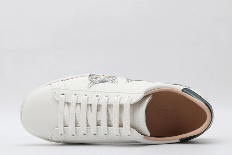 GUCCI ACE EMBROIDERED LOW-TOP SNEAKER  WHITE WITH CAT