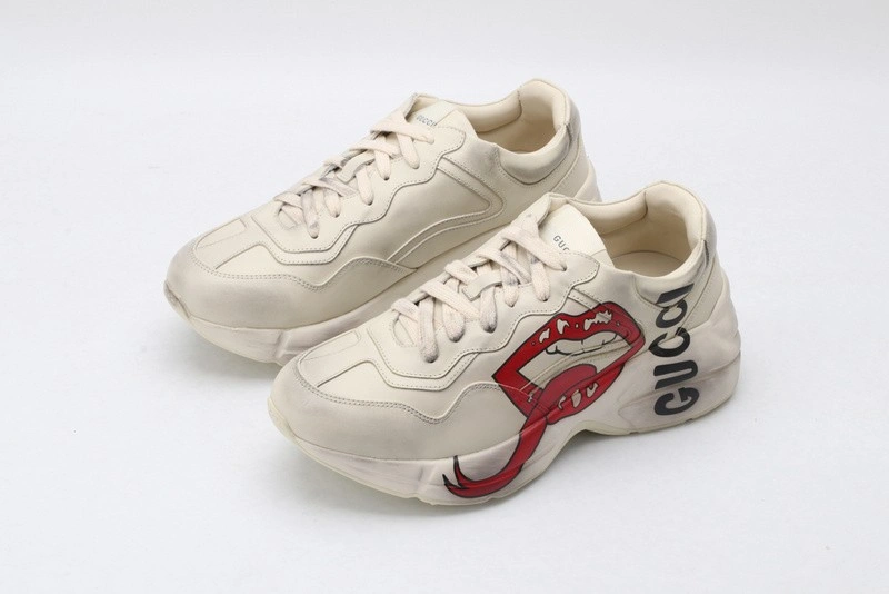 GUCCI ACE EMBROIDERED LOW-TOP SNEAKER  WHITE WITH LIPS