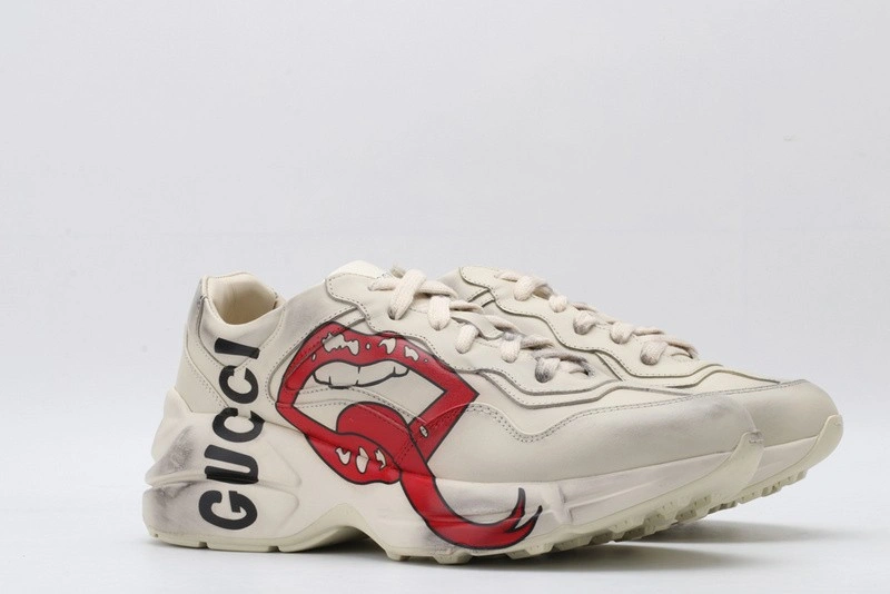 GUCCI ACE EMBROIDERED LOW-TOP SNEAKER  WHITE WITH LIPS