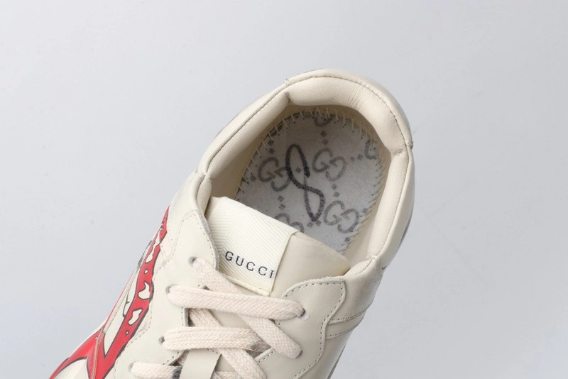 GUCCI ACE EMBROIDERED LOW-TOP SNEAKER  WHITE WITH LIPS