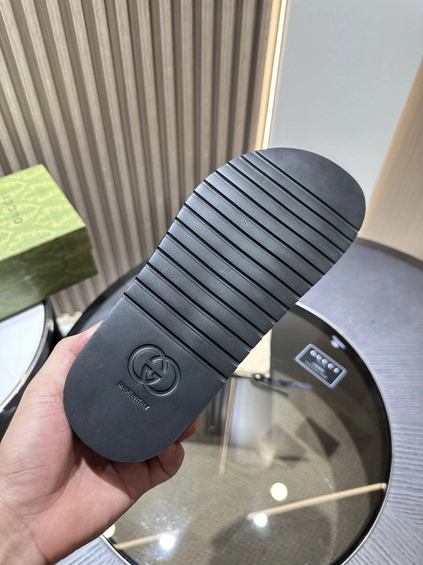 GUCI  SLIDES