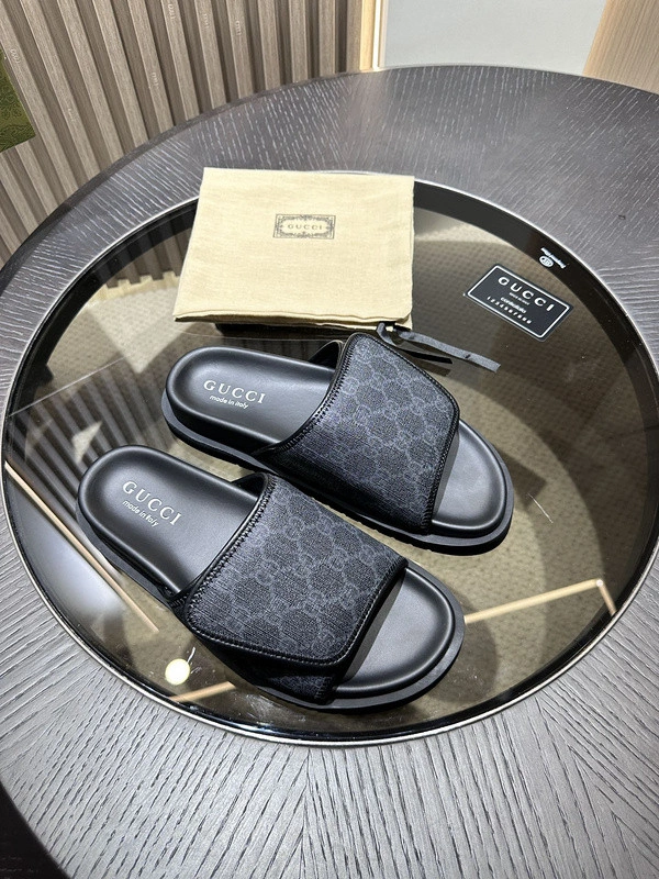 GUCI  SLIDES
