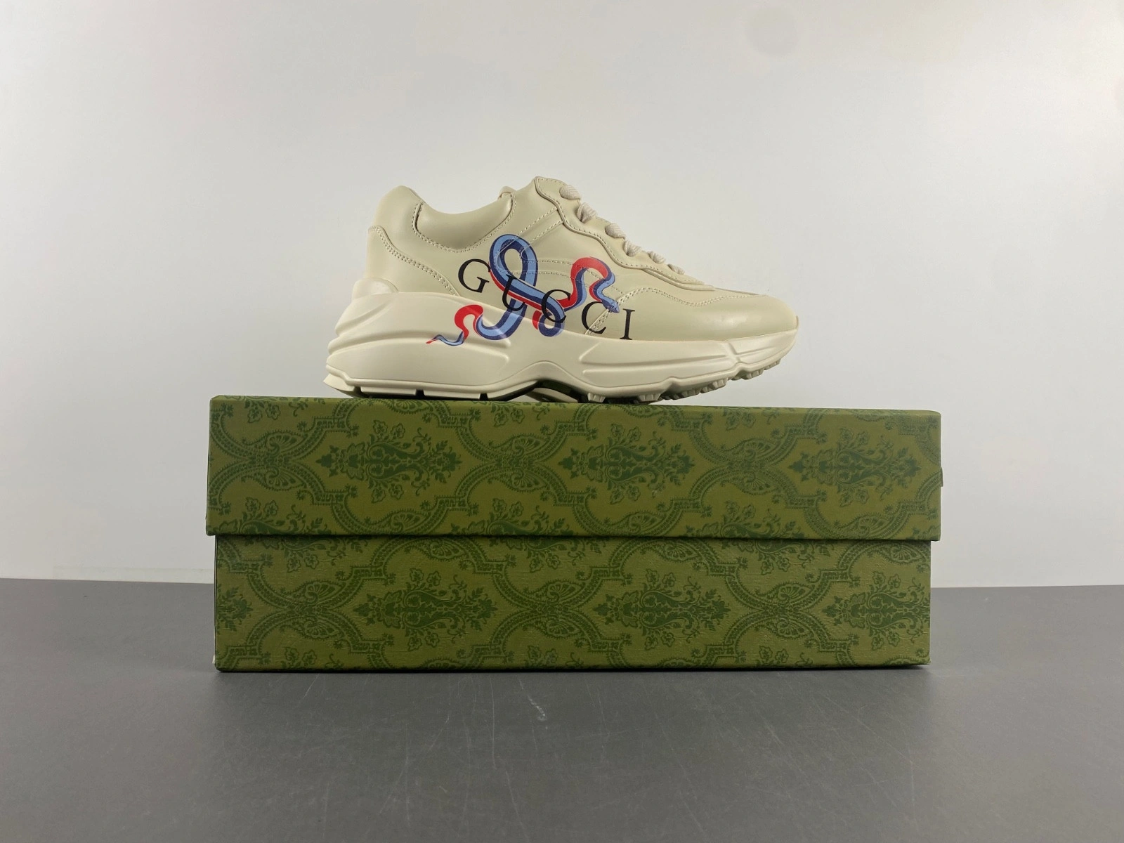 GUCI  SNEAKER