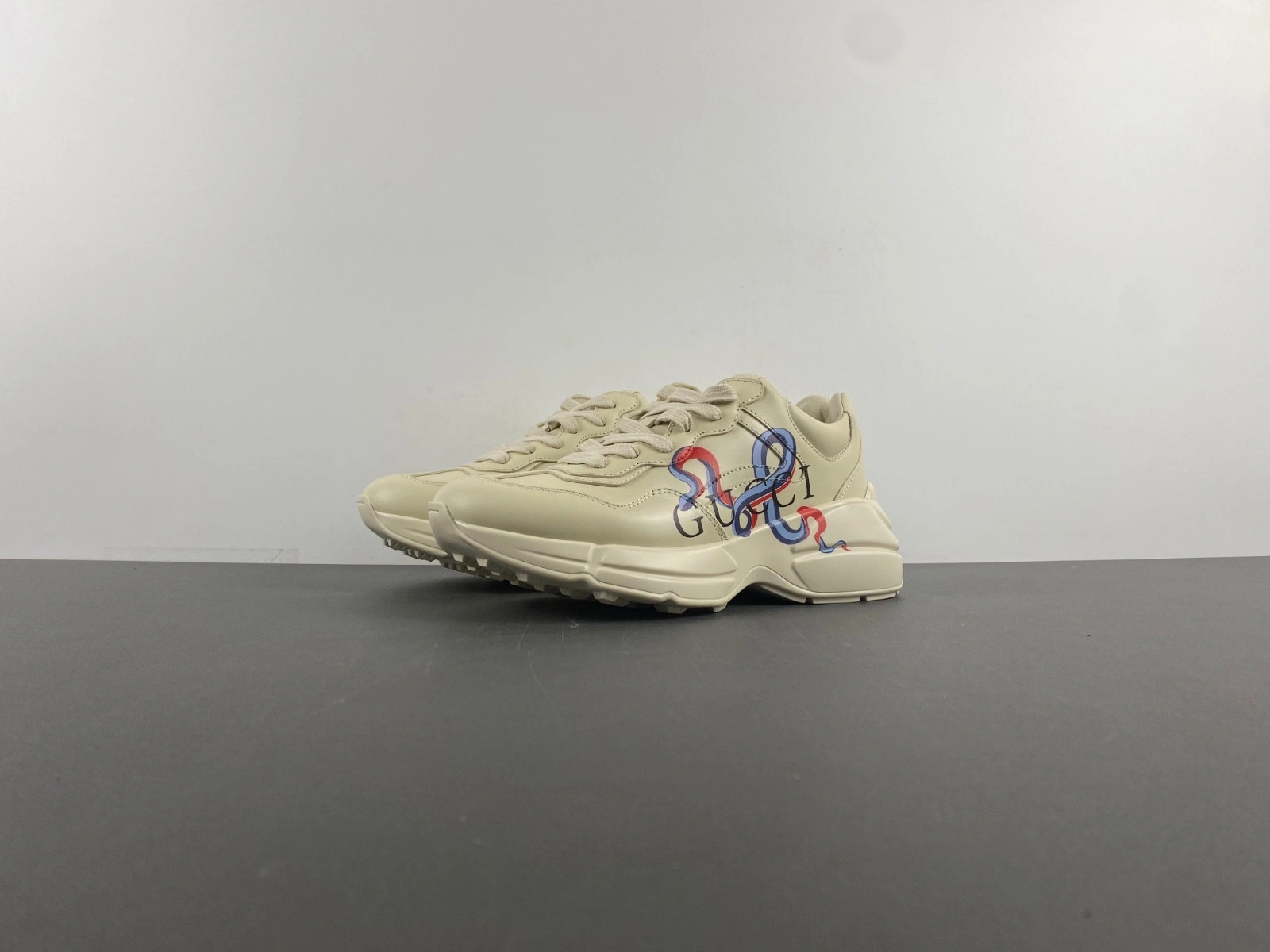 GUCI  SNEAKER