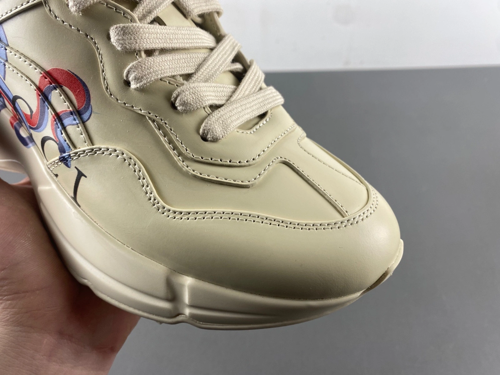 GUCI  SNEAKER