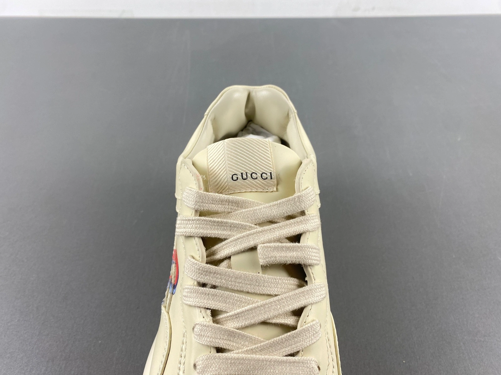 GUCI  SNEAKER