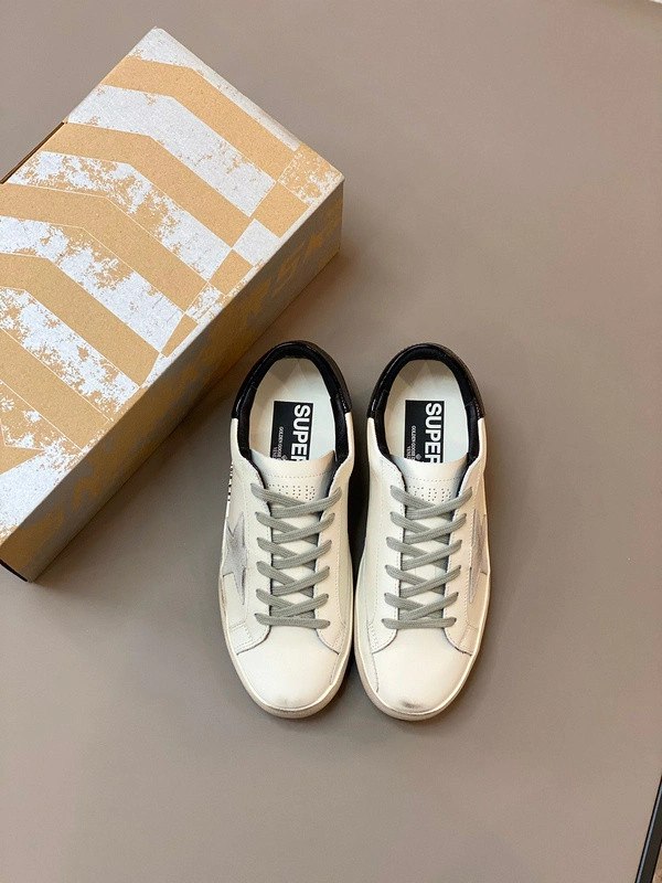 Goldn Gose sneaker
