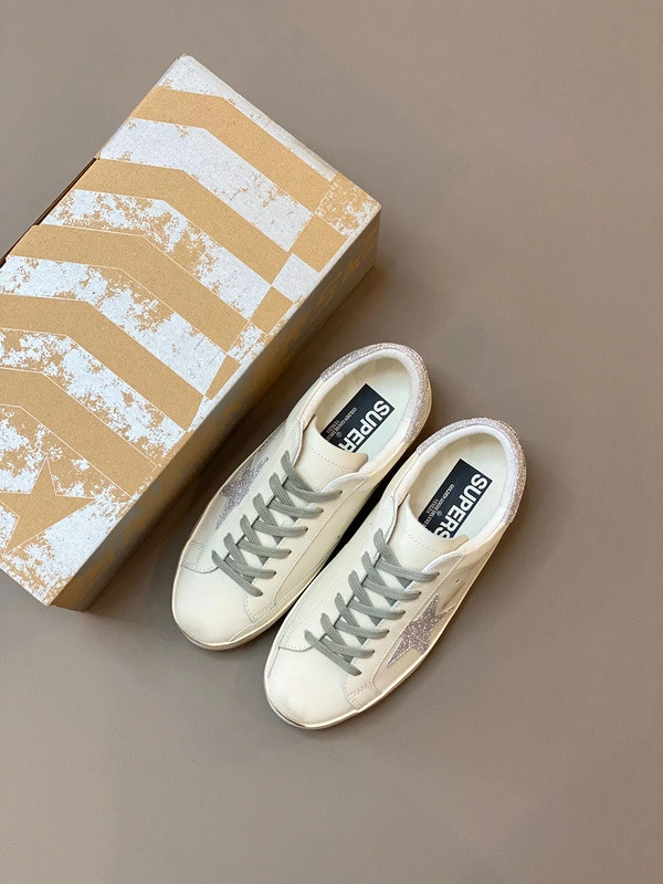 Goldn Gose sneaker