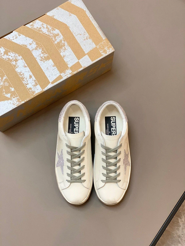 Goldn Gose sneaker