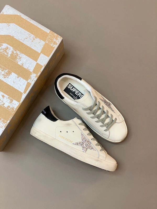 Goldn Gose sneaker
