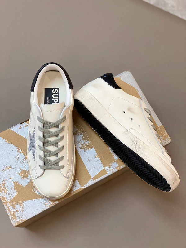 Goldn Gose sneaker
