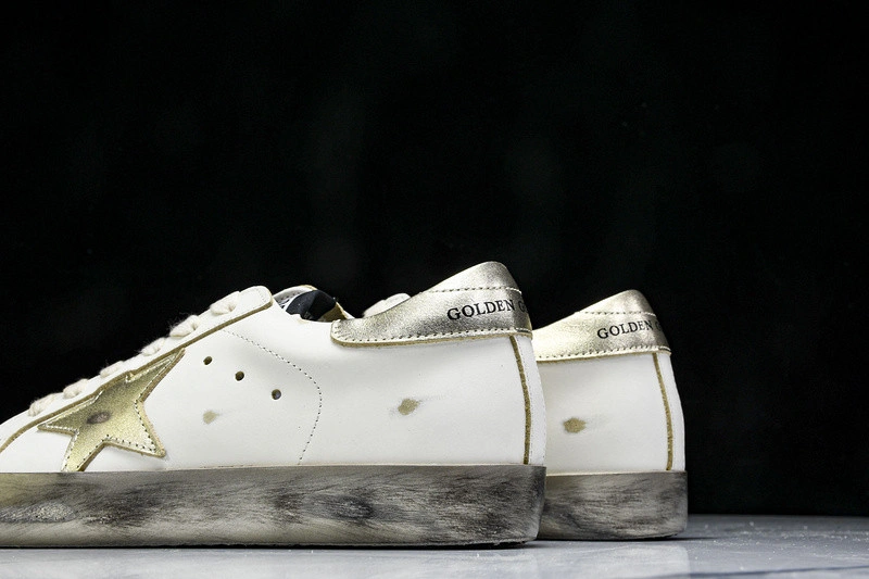 Goldn Gose sneaker