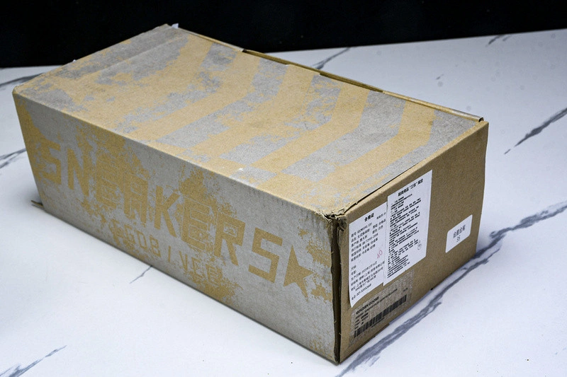 Goldn Gose sneaker