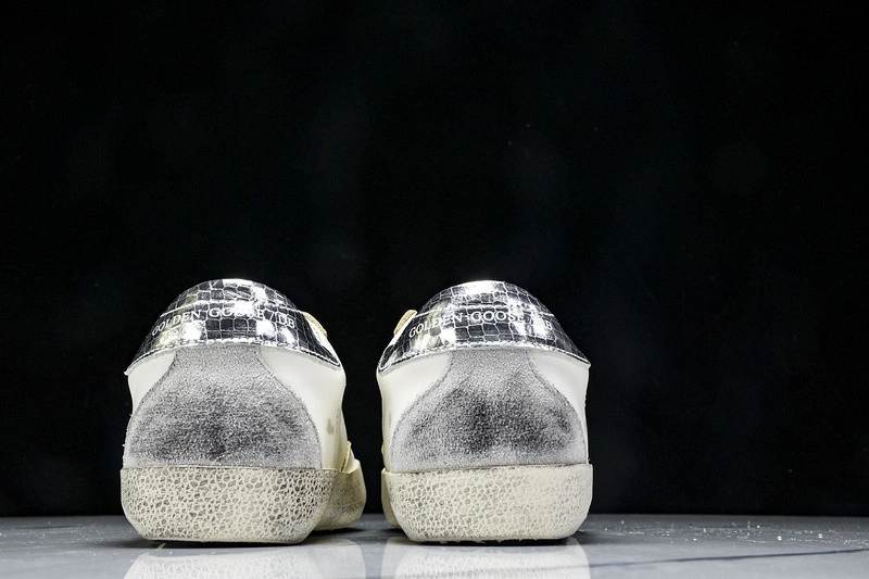 Goldn Gose sneaker