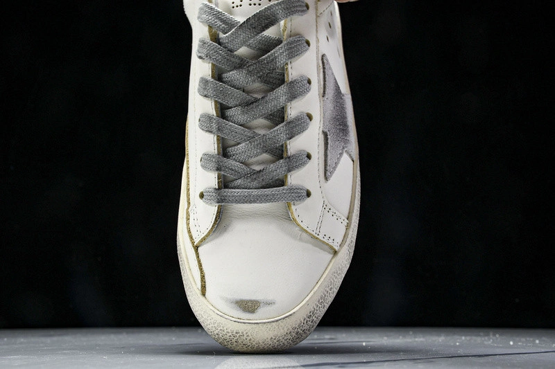 Goldn Gose sneaker