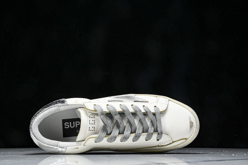 Goldn Gose sneaker