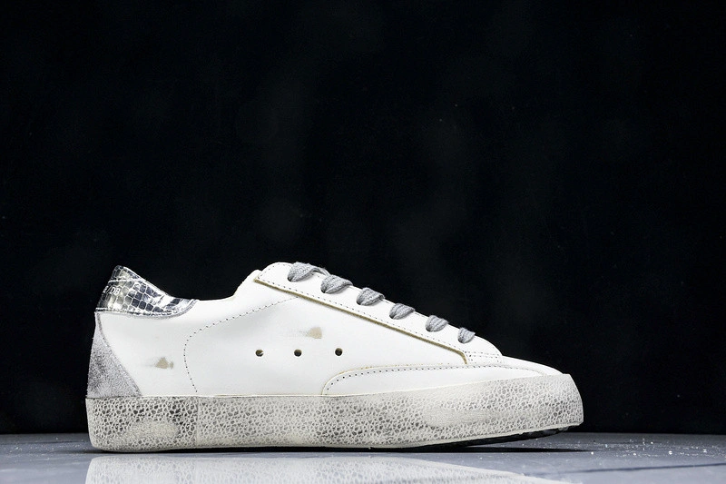 Goldn Gose sneaker