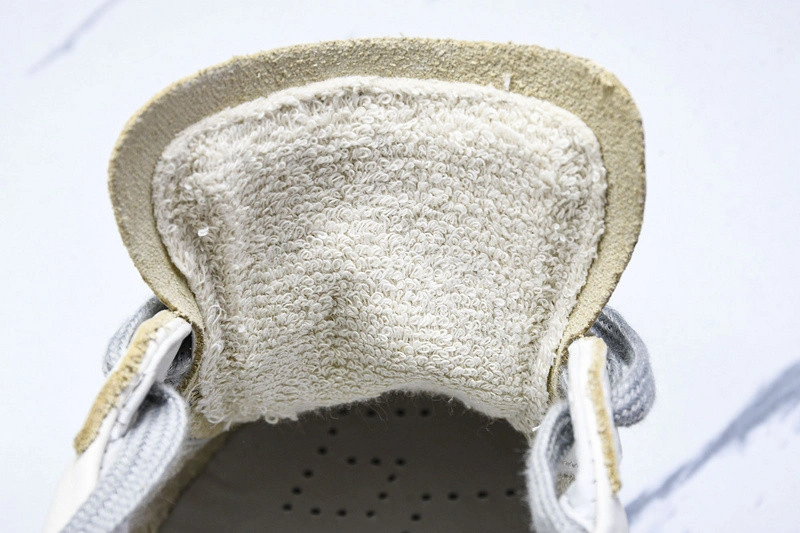 Goldn Gose sneaker