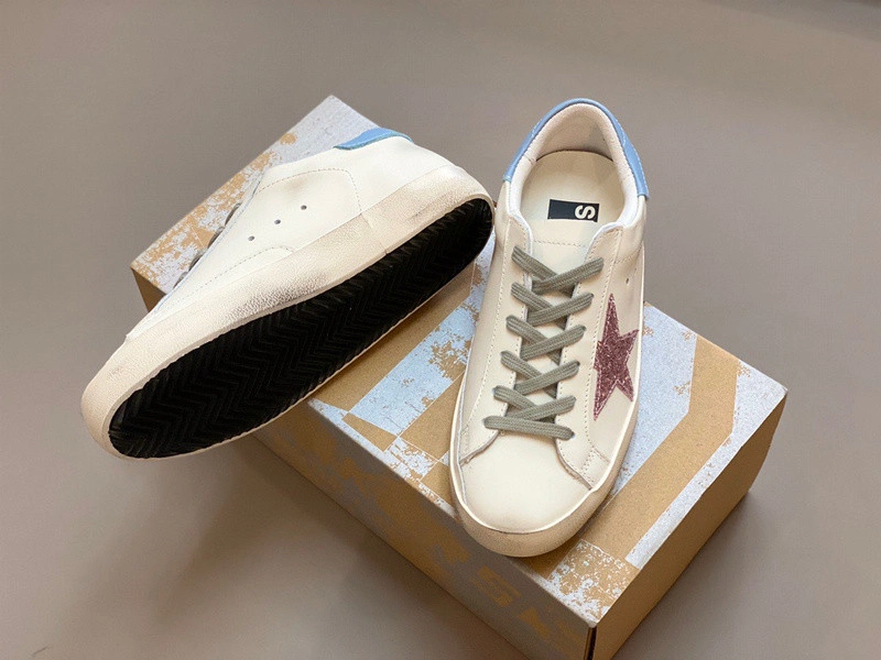 Goldn Gose sneaker