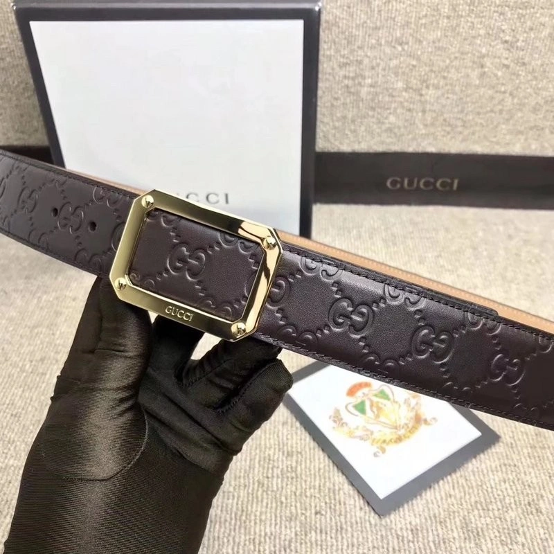 Gucci Embossed belt W12081