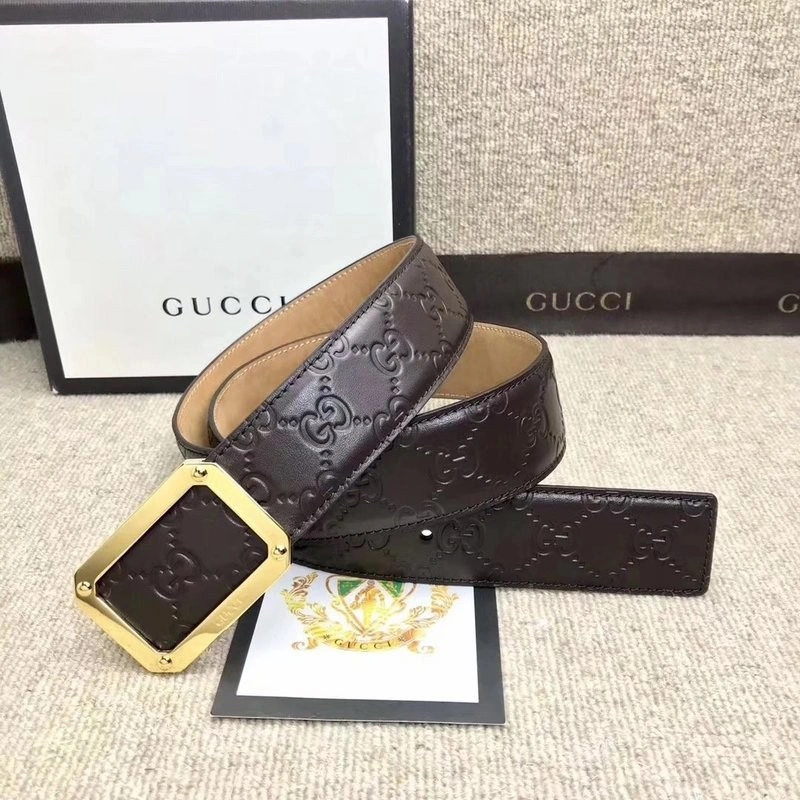 Gucci Embossed belt W12081